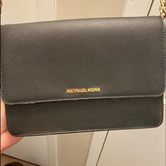 Micheal Kors crossbody - Picture 2 of 2